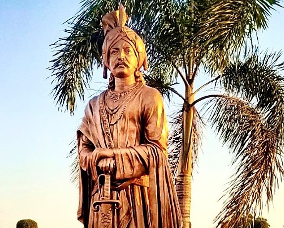 “Duty of country’s Citizenry that National Heroes remain Pan National, not confined to Religion, Caste, Community”: Madhya Pradesh High Court